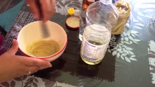 Sauce vinaigrette  recette [upl. by Cyrie]