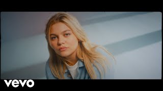 Louane  Désolée Clip officiel [upl. by Balliett421]